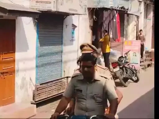 रंग लगाने को लेकर दो गुटों में मारपीट- पुलिस हिरासत में चार आरोपी